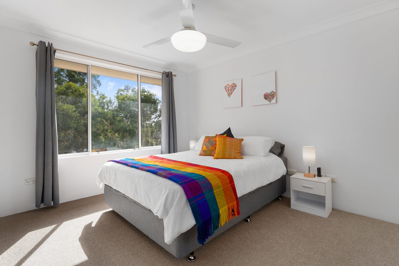 Top-Floor Apartment Near Sutherland Station — photo 3