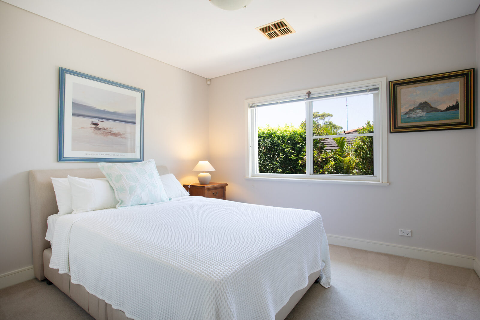 Stylish Coastal Retreat — 5 Min to Cronulla Beach, Caringbah South, NSW